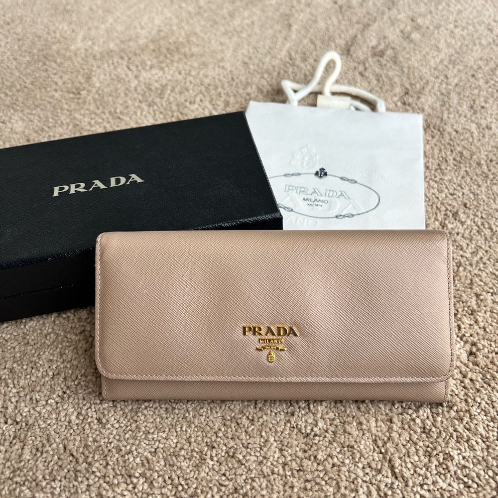 Pre-loved Authentic Prada Large Saffiano Leather Wallet